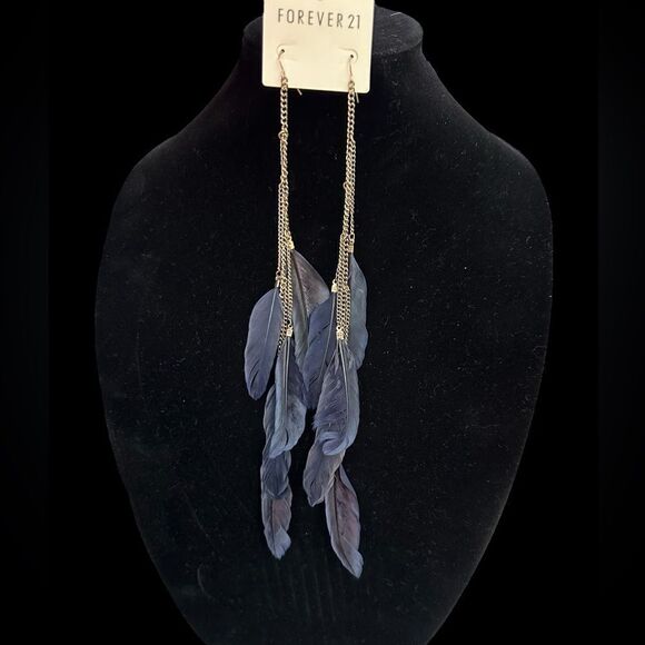 NWT Forever 21 Feather Earrings - Picture 1 of 2